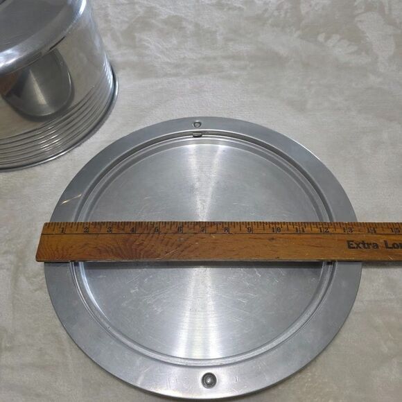 Regal Quality Aluminum Regal Ware Inc Cake Pie Carrier w/Working Locks USA Made - Picture 10 of 13